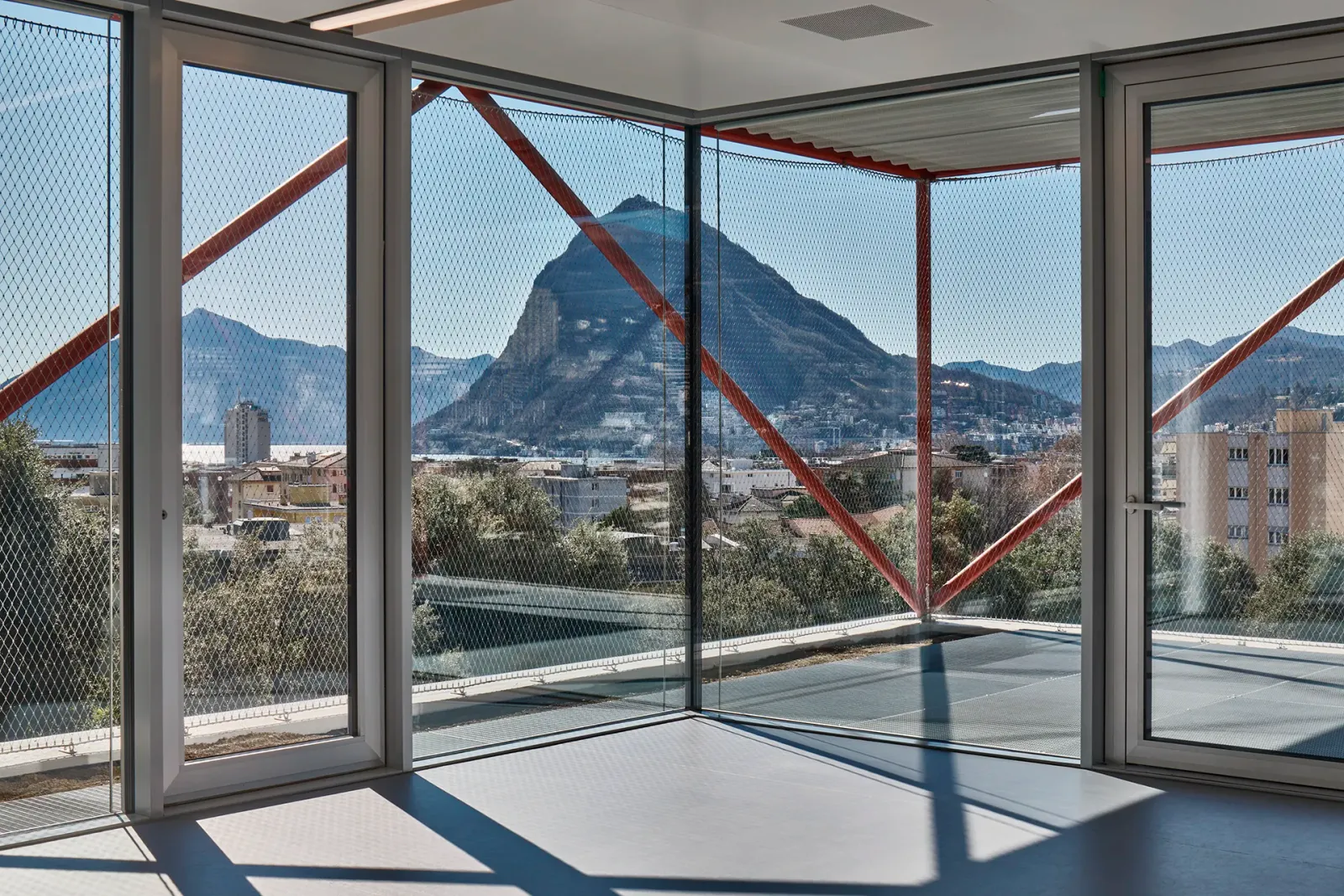 Daniela-Tonatiuh—INCHES_VIGA—001--2022