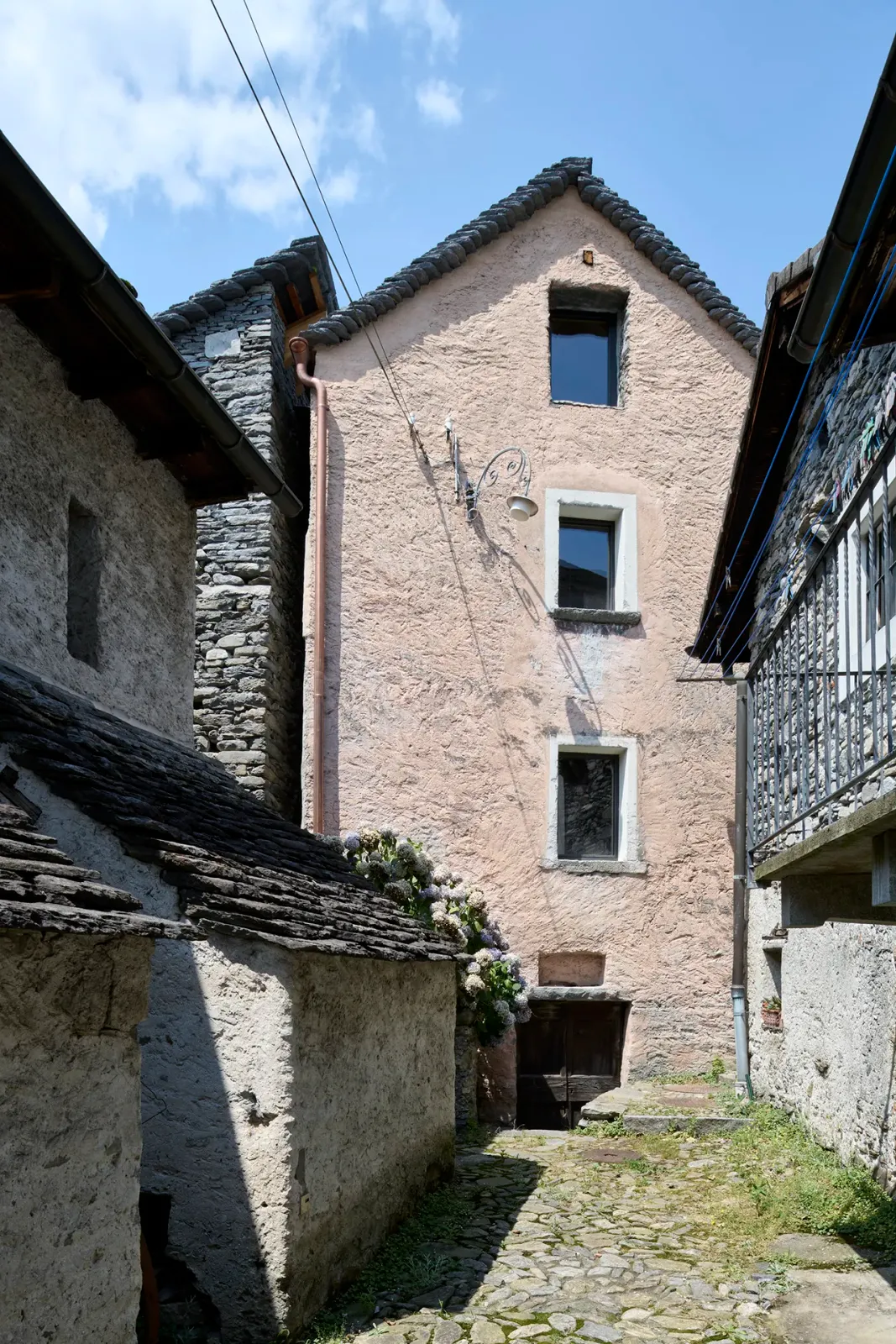 Daniela-Tonatiuh—t_REX_VERSCIO—002--2024